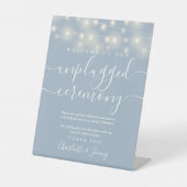 Strijklichten Stoffig Blauw Unplugged Ceremonie Reclamebord Met Voetstuk (Voorkant)