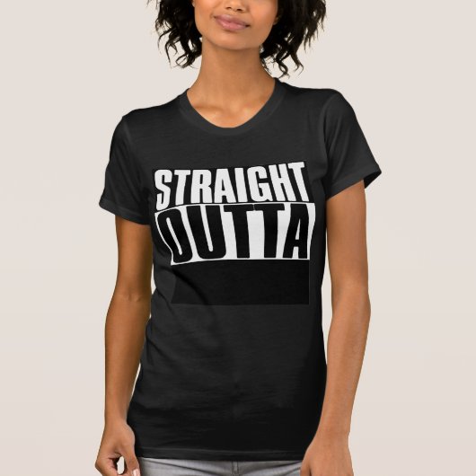 STRIKT OUTTA "JOUW TEKST" AANGEPAST T-SHIRT (Voorkant)
