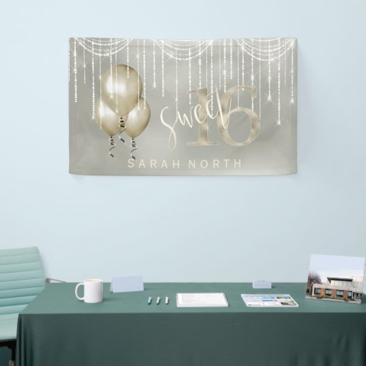String Lights & Balloons Sweet 16 Champagne ID473 Spandoek (Beurs)