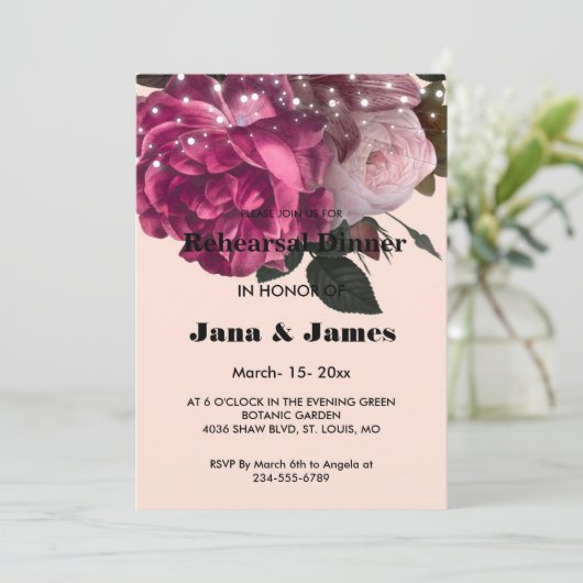 String Lights Burgundy Flowers Rehearsal Dinner Kaart (Staand voorkant)