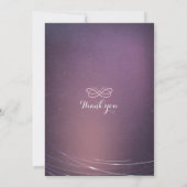 String Lights en Paarse Grunge Background Wedding Kaart (Achterkant)