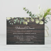 String Lights Greenery Rehearsal Dinner Invitation Kaart (Staand voorkant)