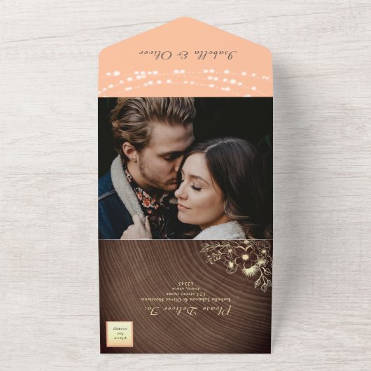 String Lights hout rustieke perzik bruiloft All In One Uitnodiging (Buitenkant)