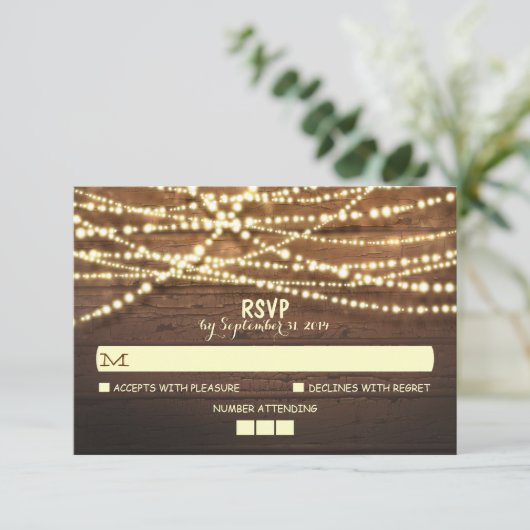 String Lights Houten Rustieke Bruiloft RSVP Kaart (Staand voorkant)