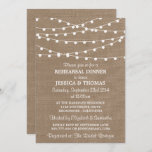 String Lights on Burlap Wedding Rehearsal Dinner Kaart<br><div class="desc">White string lichten op Rustic Burlap Wedding Rehearsal Dinner Invitations</div>