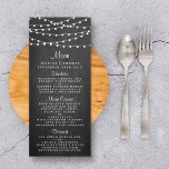String Lights op schoolbord Wedding Menu<br><div class="desc">Eenvoudig, maar elegant, de snaarlichten op het collectie van de krijtbordbruiloft zijn een verbluffend ontwerp met mooie witte hangende snaarlichten op een chalkboardeffect achtergrond, die perfect is voor elke moderne huwelijksfeestdag. Deze menukaarten kunnen voor uw speciale gelegenheid worden gepersonaliseerd en maken het perfecte menu voor uw bruiloft, vrijgezellenfeest, verlovingsfeest, verjaardagsfeest...</div>