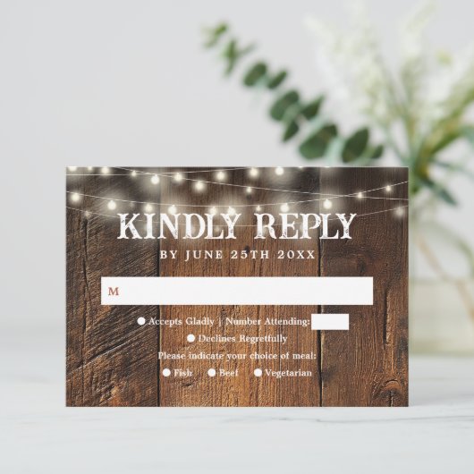 String Lights Rustic Barn Wood Western Wedding RSVP Kaartje (Staand voorkant)
