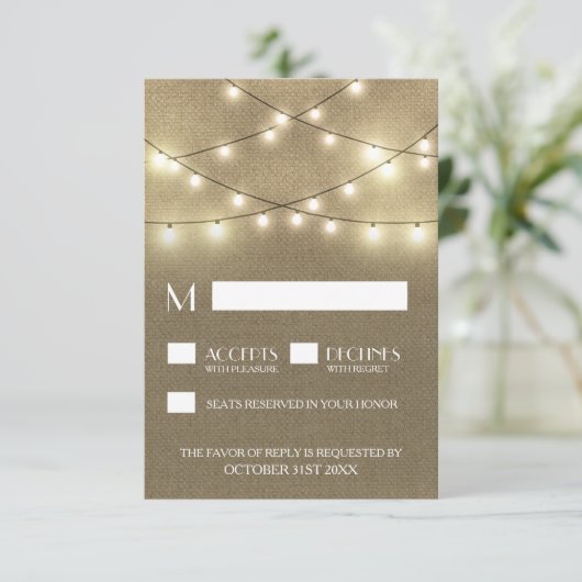 String Lights + Rustieke Burlap Wedding RSVP Kaart (Staand voorkant)