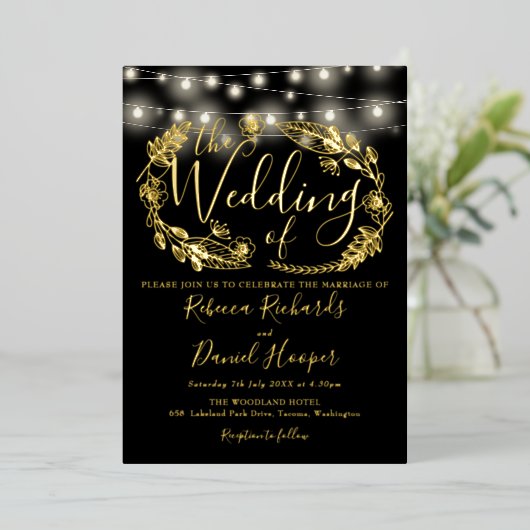 String Lights Script Weduwen Black en Gold Folie Uitnodiging (Staand Voorkant)