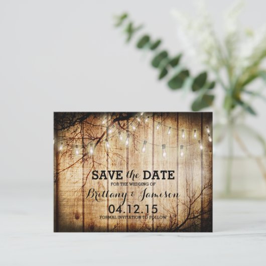 String Lights Tree Barn Wood Save the Date Aankondigingskaart (Staand voorkant)