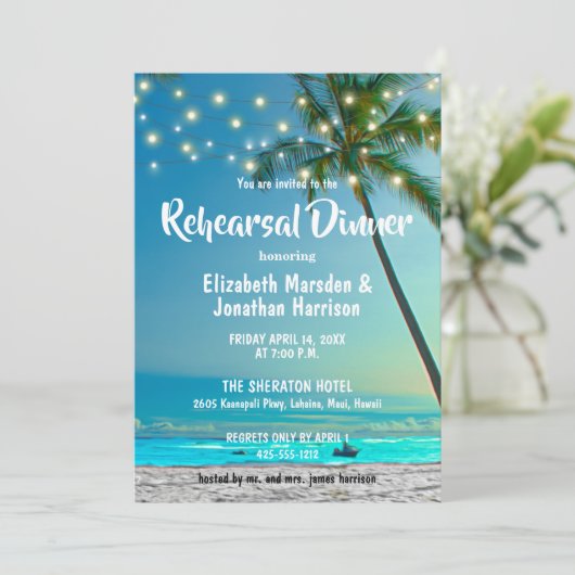 String Lights Tropical Beach Rehearsal Dinner Kaart (Staand voorkant)