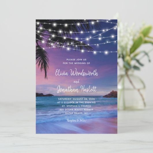 String Lights Tropical Beach Sunset Wedding Kaart (Staand voorkant)