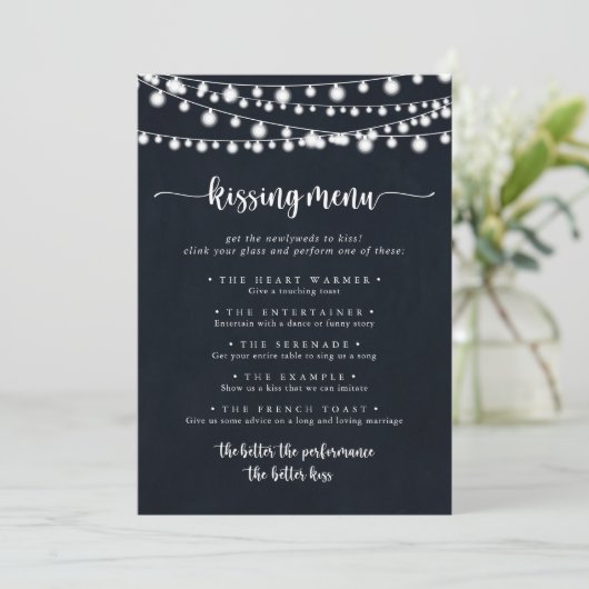 String Lights Wedding Kissing Menu Game Kaart (Staand voorkant)