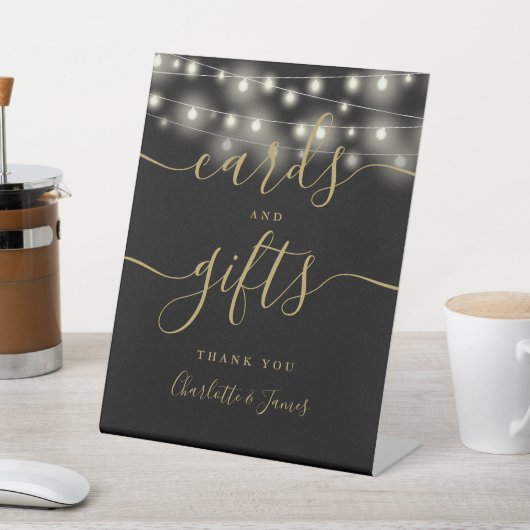 String Lights Zwart Goud Script Kaarten en geschen Reclamebord Met Voetstuk (Insitu)