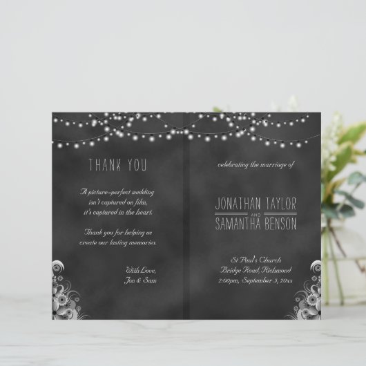 String of Lights Zwart krijtbord bruiloft programm (Staand voorkant)