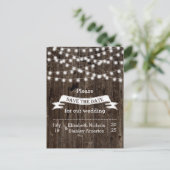 String van lichten op oude houten bruiloft Save th Aankondigingskaart (Staand voorkant)