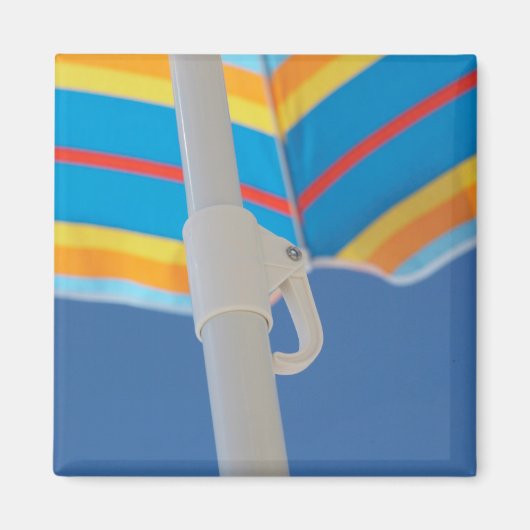 Striped Beach Umbrella Magneet (Voorkant)