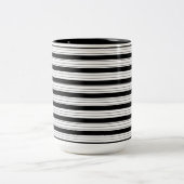 Striped Two-Tone Mug, 15 oz Tweekleurige Koffiemok (Center)