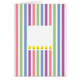 Stripes en kleurrijke kaarsen in een doos