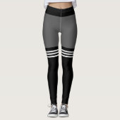 Stripes met hoge sockets, zwart leggings (Voorkant)