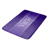 STRIPES-verlopen - violet + jouw tekst Badmat (Gekanteld)