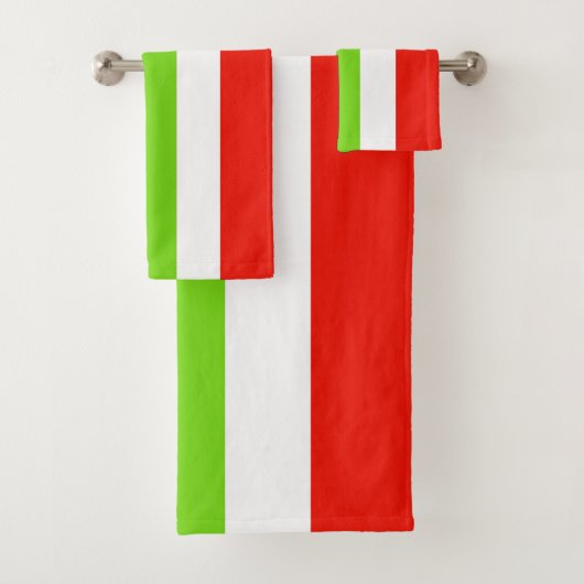Stripes White Red Green Bad Handdoek (Insitu)