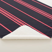 Strippatroon met blauw, wit en rode verti sherpa deken (3/4)