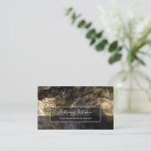 stromend water in een heldere kreek voor de geeste visitekaartje (Staand voorkant)