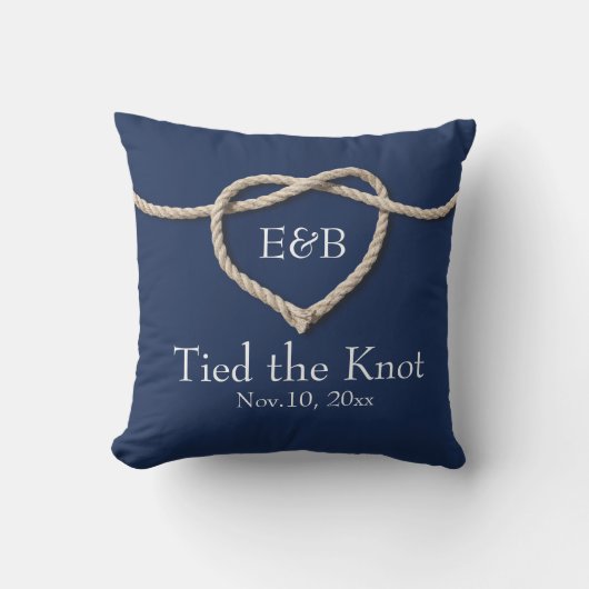 Stropdas de Knot Outdoor Navy Wedding Pillow Buitenkussen (Voorkant)