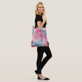 Stropdas-Dye Pink en Blue Painterly Waterverf in L Tote Bag (Op model)