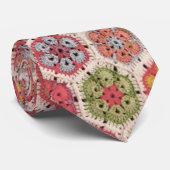 Stropdas met haakbloemen (Opgerold)