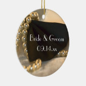 Stropdas met zwarte borst en witte parels keramisch ornament (Rechts)