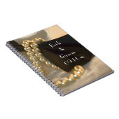 Stropdas met zwarte borst en witte parels notitieboek (Rechterzijde)