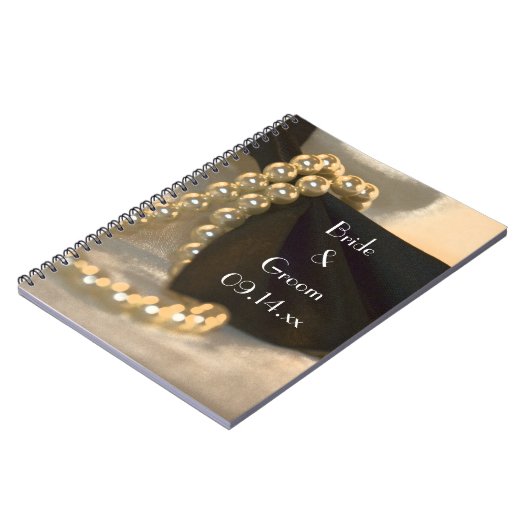 Stropdas met zwarte borst en witte parels notitieboek (Linkerzijde)