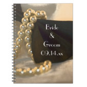 Stropdas met zwarte borst en witte parels notitieboek (Voorkant)