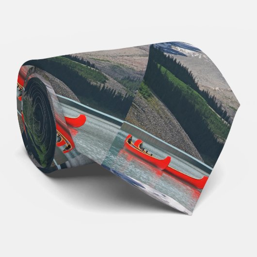 Stropdas, rode kano's, bergen, patroonherten stropdas (Opgerold)