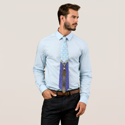 Stropdas 's nachts (In situ)