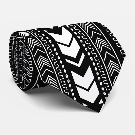 Stropdas van bedrukt zwart en wit kleed (Opgerold)