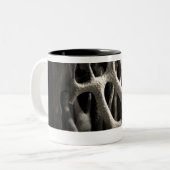 Structuur van een bot met osteoporose tweekleurige koffiemok (Voorkant links)