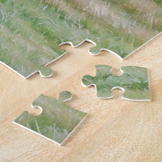 Struisvogel wandelen in een weide kunst puzzel legpuzzel (Zijkant)