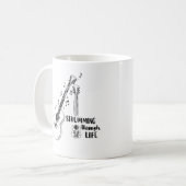 Strumming Through Life – Minimalist Guitar Mug Koffiemok (Voorkant links)