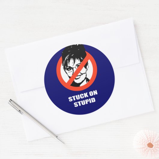 Stuck on Stupid Ronde Sticker (Envelop)