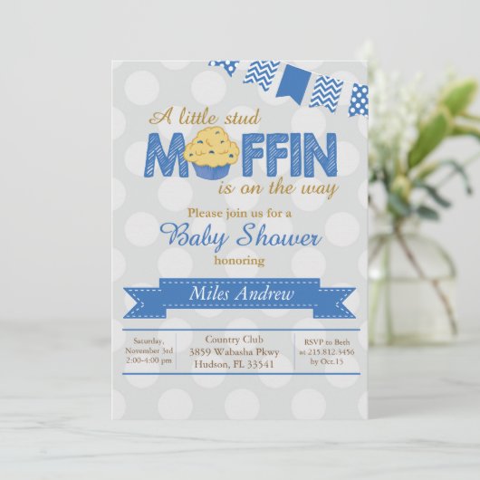 Stud Muffin Baby shower Invitation Kaart (Staand voorkant)