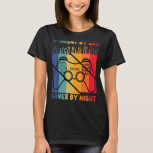 Student-op-dag gamer naar nachtthema voor gamers t-shirt