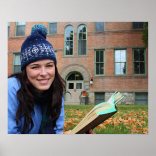 student studeren in herfstbladeren poster