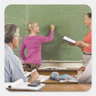 Studenten en leraren in de klas vierkante sticker