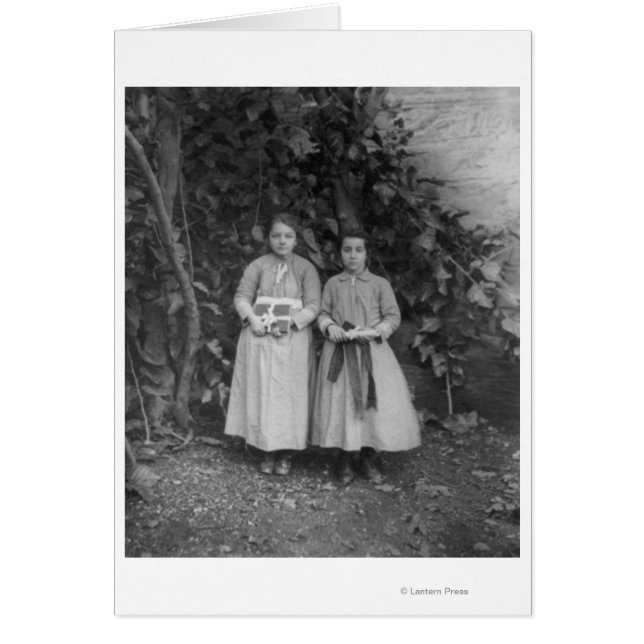 Studenten van de kunstschool voor meisjes in Turki (Voorkant)