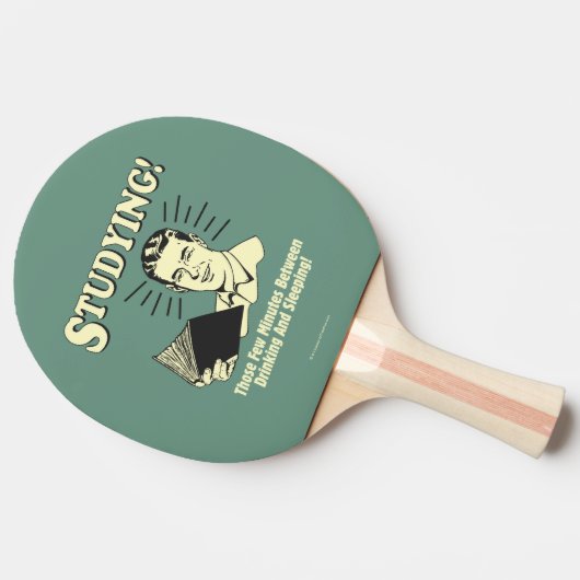 Studie: Drink en slapend Tafeltennisbatje (Zijkant)