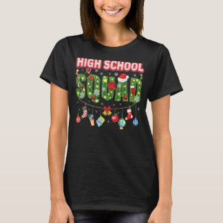 Studie over kerstboompjes op hoog schoolplein t-shirt
