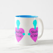 Studio Chloe Triple logo mug Tweekleurige Koffiemok (Voorkant rechts)